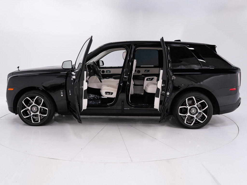 Certified 2022 Rolls-Royce Cullinan Black Badge w/ Dark Exterior Package AWD/4WD image 9