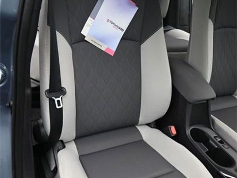 Used 2025 Toyota Corolla LE image 17