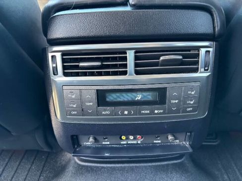 Used 2011 Lexus LX 570 4WD w/ Luxury Pkg image 21