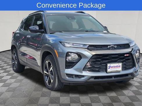 Used 2022 Chevrolet TrailBlazer RS w/ Technology Package FWD image 3