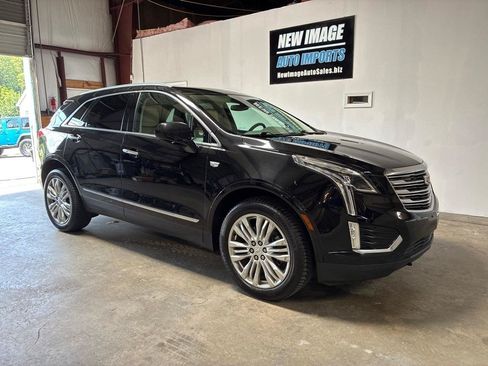 Used 2018 Cadillac XT5 Premium Luxury FWD image 2