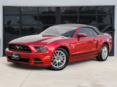 Used 2013 Ford Mustang Premium image 1