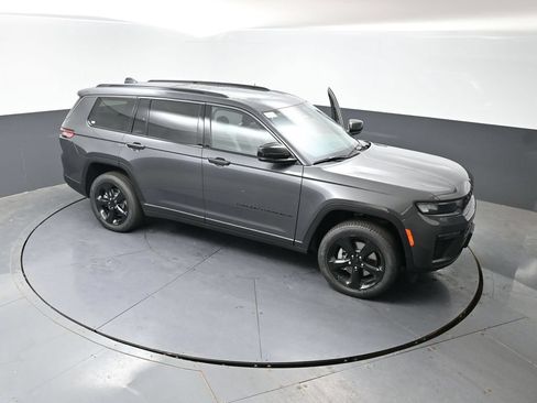 New 2026 Jeep Grand Cherokee L Limited w/ Limited Altitude Package AWD/4WD image 48