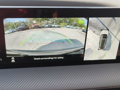 Certified 2025 Nissan Kicks SR FWD image 33