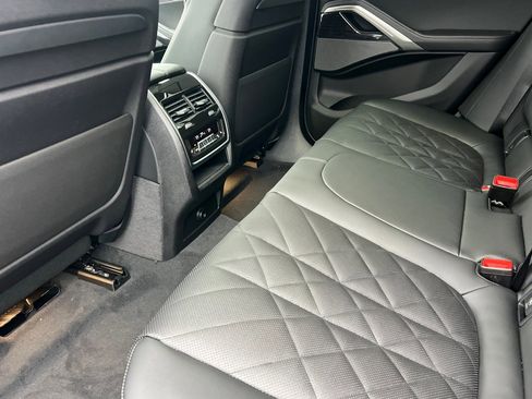 New 2026 BMW X6 xDrive40i w/ Executive Package image 19