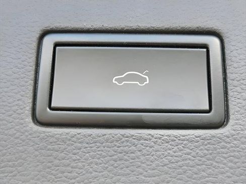 Used 2018 Volkswagen Atlas SEL FWD image 8