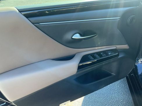 Used 2019 Acura MDX SH-AWD w/ Technology Package image 9