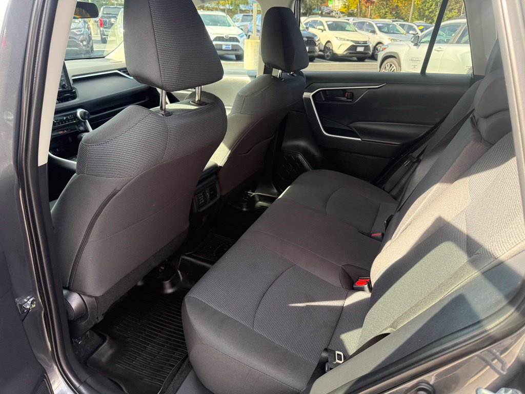 Certified 2022 Toyota RAV4 LE AWD/4WD image 16