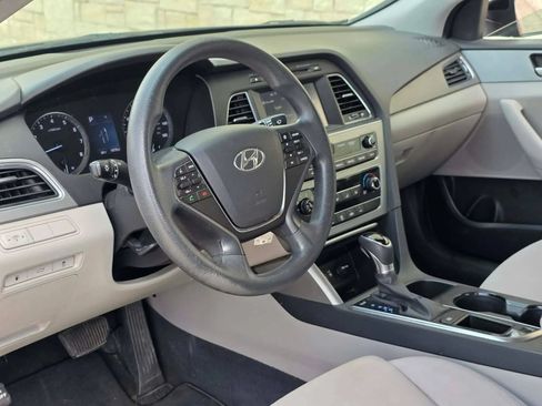 Used 2017 Hyundai Sonata SE FWD image 9