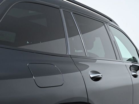 Used 2022 Mercedes-Benz GLS 450 4MATIC image 10