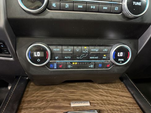 Used 2019 Ford Expedition Max Platinum image 19