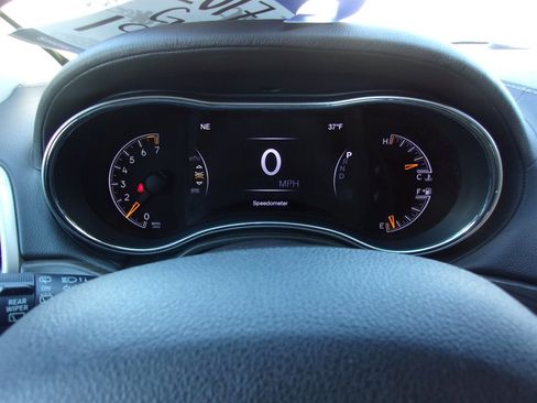 Used 2017 Jeep Grand Cherokee Overland image 19