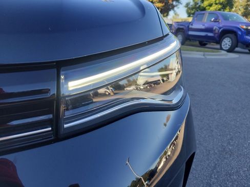 Certified 2025 Volkswagen Taos SE image 30