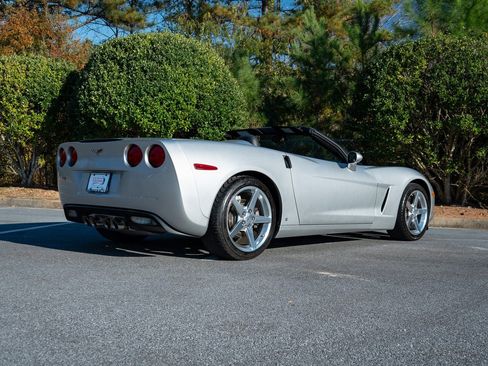 Used 2006 Chevrolet Corvette Convertible w/ Preferred Equipment Group image 16