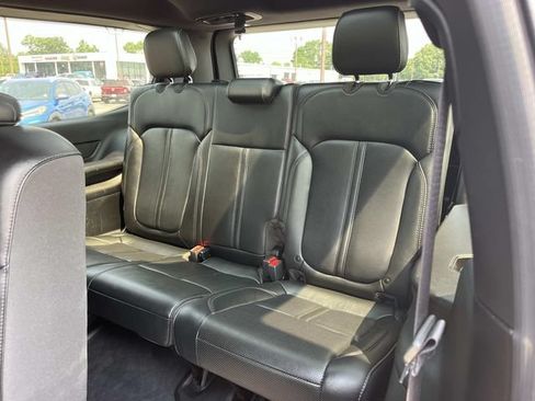 Used 2023 Jeep Wagoneer Series II AWD/4WD image 18