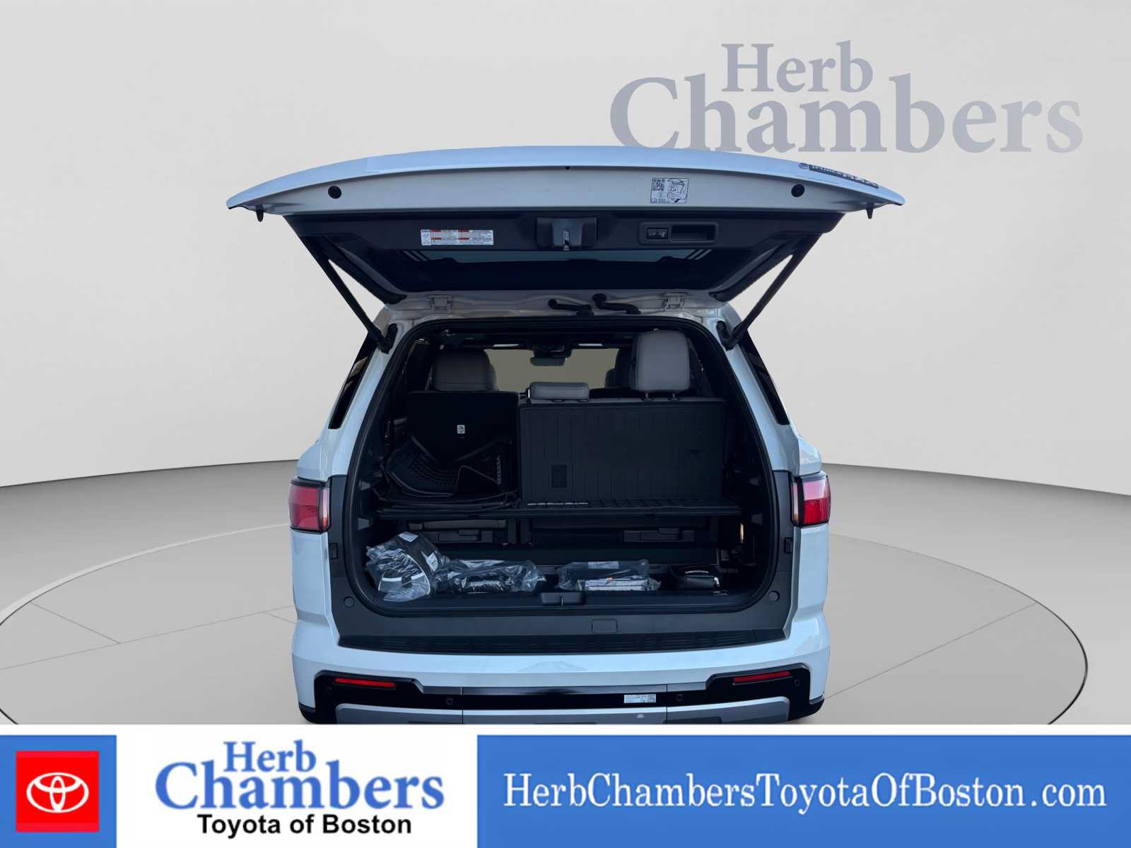 Used 2026 Toyota Sequoia Limited AWD/4WD image 4