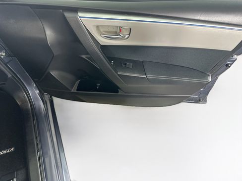 Used 2016 Toyota Corolla LE FWD image 29