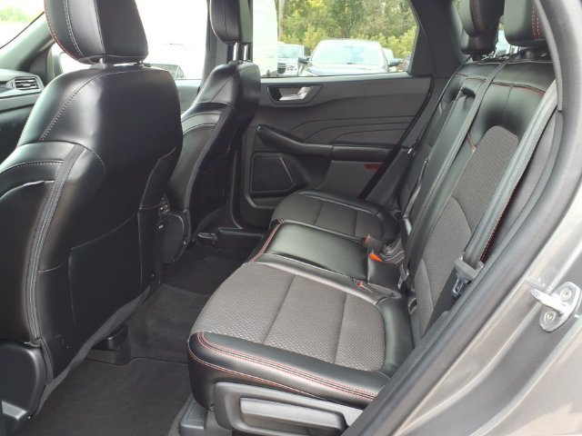 Certified 2024 Ford Escape ST-Line w/ Tech Pack #1 AWD/4WD image 9