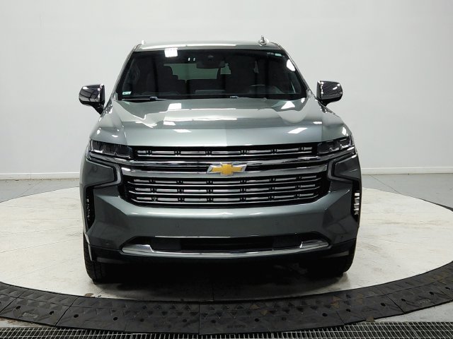 Used 2023 Chevrolet Suburban Premier RWD image 3