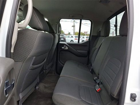 Used 2018 Nissan Frontier PRO-4X image 10