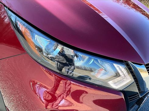 Used 2021 Nissan Rogue Sport SV image 29