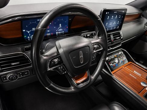 Used 2019 Lincoln Navigator L Reserve w/ Cargo Package AWD/4WD image 10