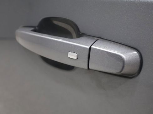 Used 2019 Chevrolet Traverse LT image 8