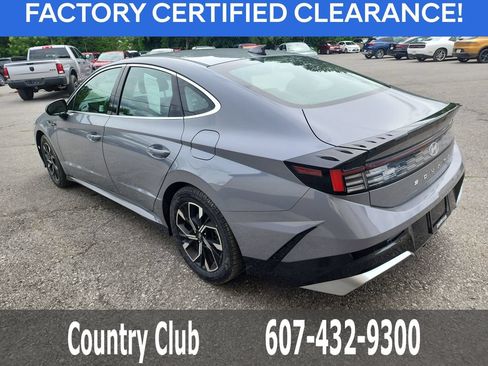 Certified 2025 Hyundai Sonata SEL AWD/4WD image 6