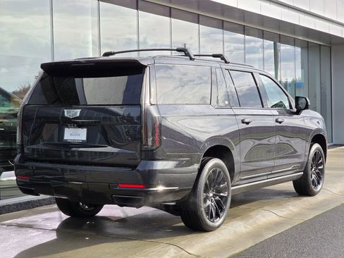 New 2026 Cadillac Escalade ESV Sport w/ LPO, ONYX Package image 5