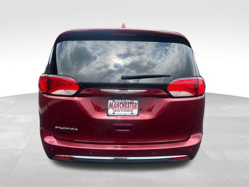 Used 2017 Chrysler Pacifica Touring-L Plus w/ Advanced Safetytec Group FWD image 6