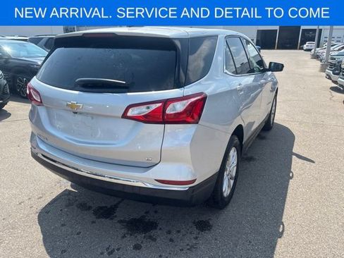 Used 2020 Chevrolet Equinox LT w/ Driver Convenience Package FWD image 8