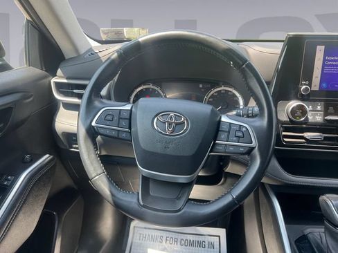 Used 2023 Toyota Highlander LE AWD/4WD image 13