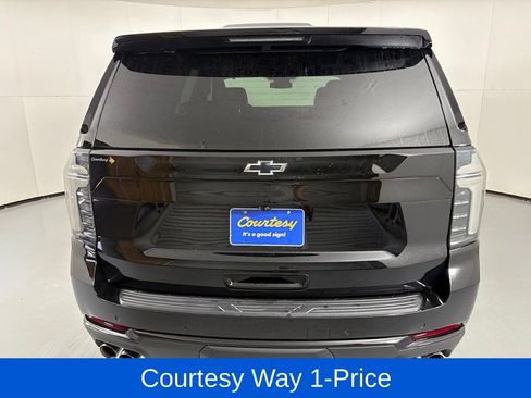 Used 2025 Chevrolet Tahoe Z71 w/ Comfort Package AWD/4WD image 9