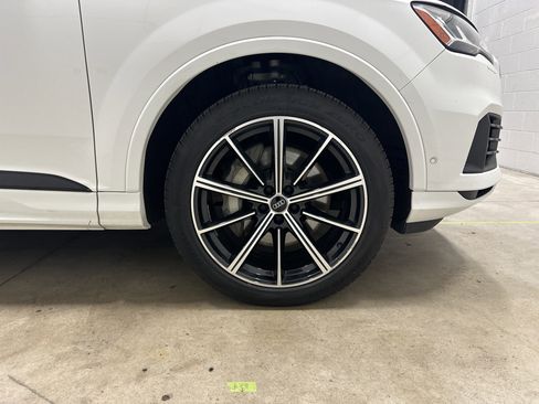 Used 2020 Audi Q7 3.0T Premium Plus image 13