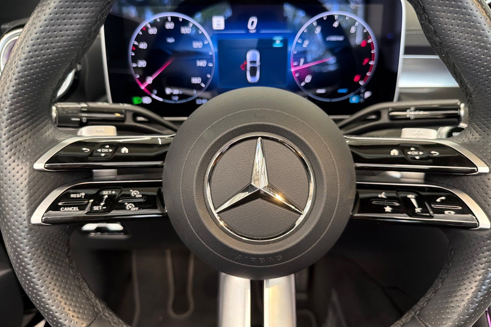 Used 2024 Mercedes-Benz CLE 450 4MATIC Cabriolet image 10