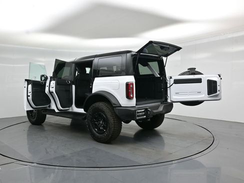 New 2026 Ford Bronco Outer Banks w/ Sasquatch Package image 35
