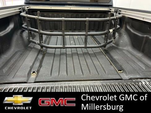 Used 2015 Nissan Titan SV w/ SV Value Truck Package image 9