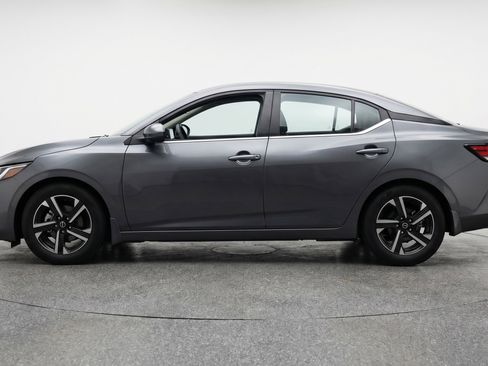 Used 2025 Nissan Sentra SV image 5