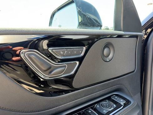 Used 2025 Lincoln Aviator AWD w/ Equipment Group 101A image 23