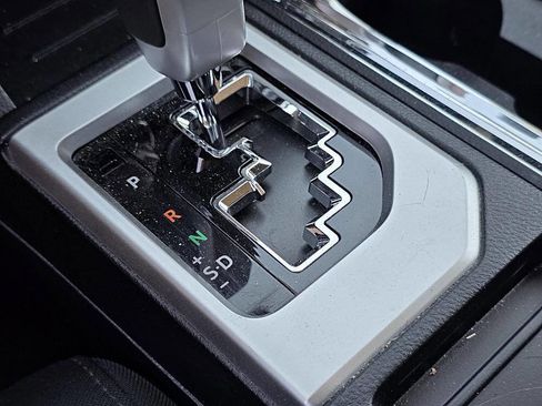 Used 2018 Toyota Tundra SR5 image 33