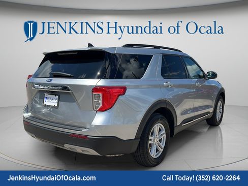 Used 2023 Ford Explorer XLT w/ Equipment Group 202A RWD image 3
