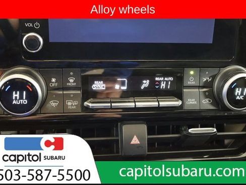 Used 2023 Toyota Highlander XLE image 23