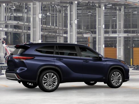 New 2026 Toyota Highlander Platinum AWD/4WD image 11