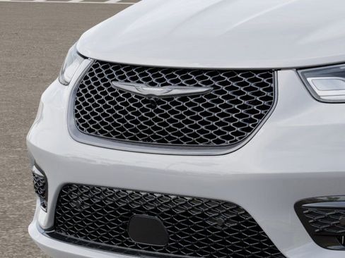 New 2026 Chrysler Pacifica Select image 11