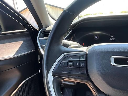 Used 2022 Jeep Grand Cherokee L Limited AWD/4WD image 14