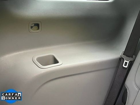 Used 2023 GMC Acadia SLT image 14