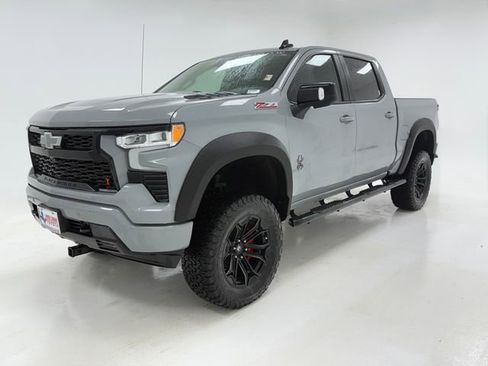 Used 2025 Chevrolet Silverado 1500 RST AWD/4WD image 5