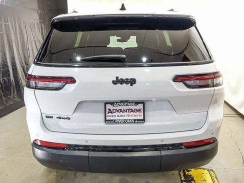 Used 2023 Jeep Grand Cherokee L Laredo image 6