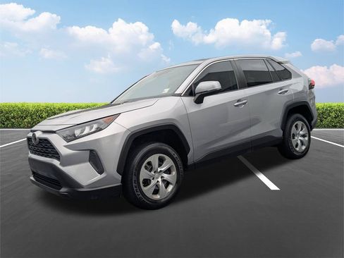 Used 2022 Toyota RAV4 LE FWD image 10