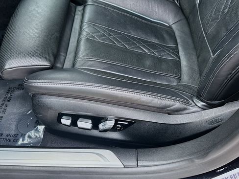 Used 2019 BMW 750i RWD image 16